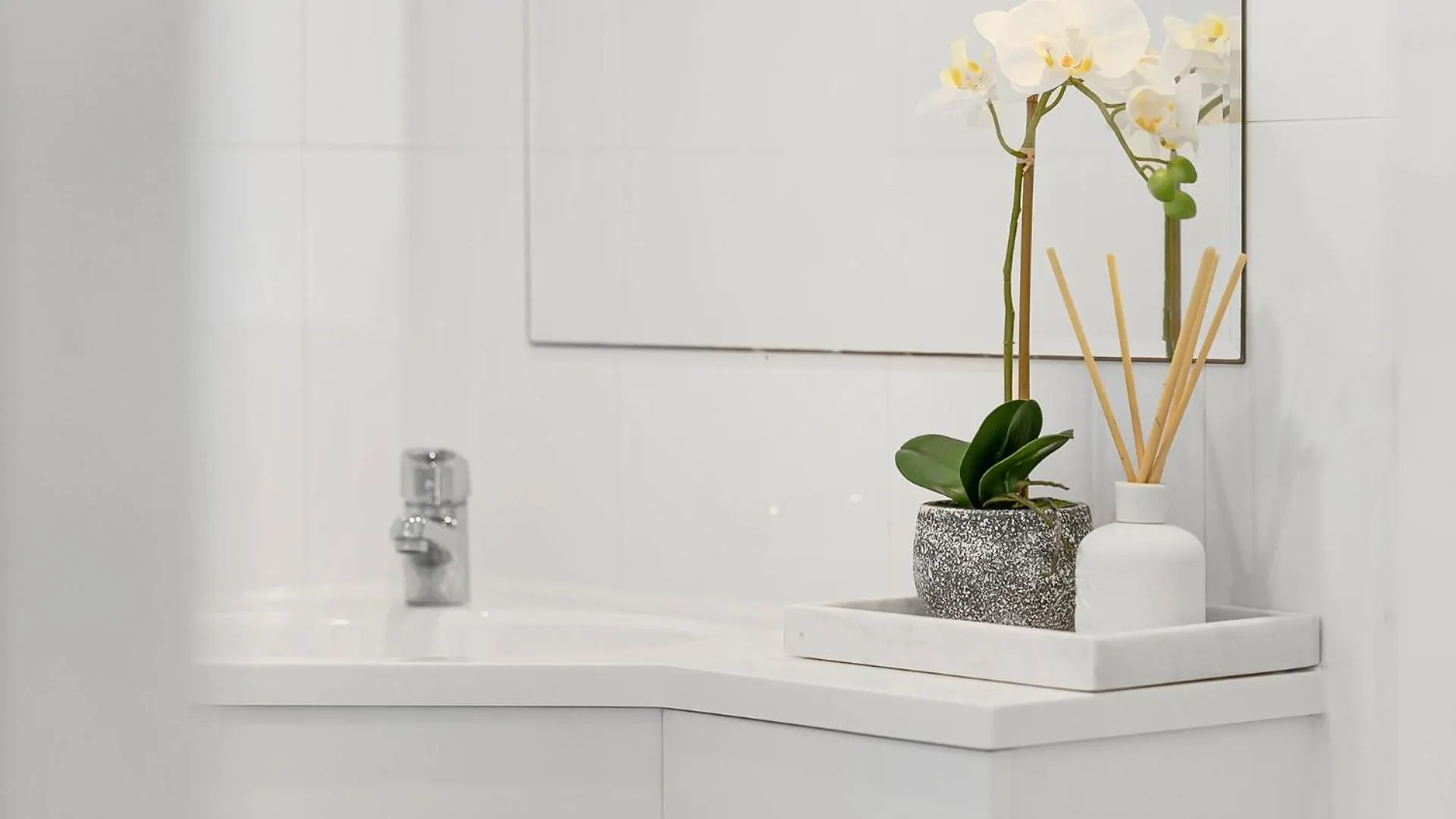Le Court 4 Noosa - Stylish Apartment, Walk To Beach And Shops 0*, Noosa Heads