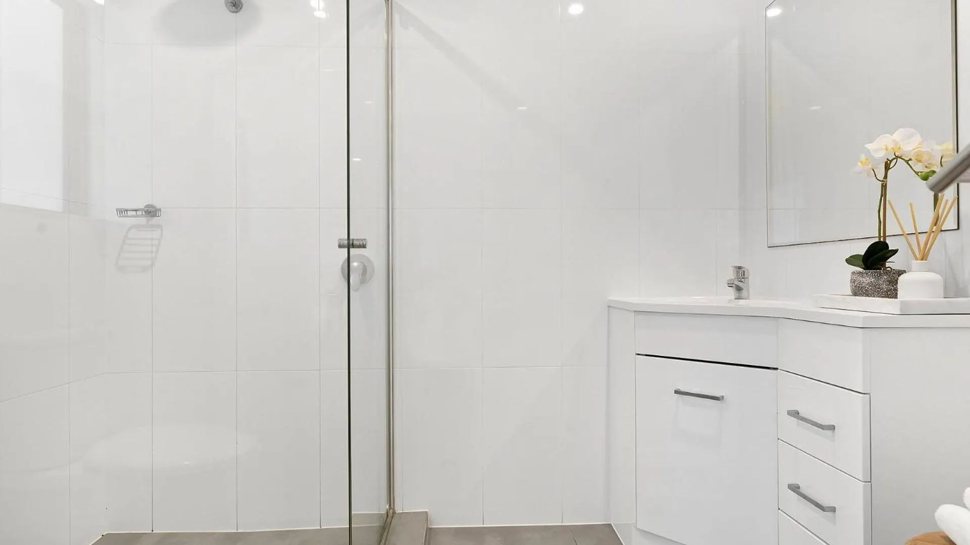 Le Court 4 Noosa - Stylish Apartment, Walk To Beach And Shops Noosa Heads
